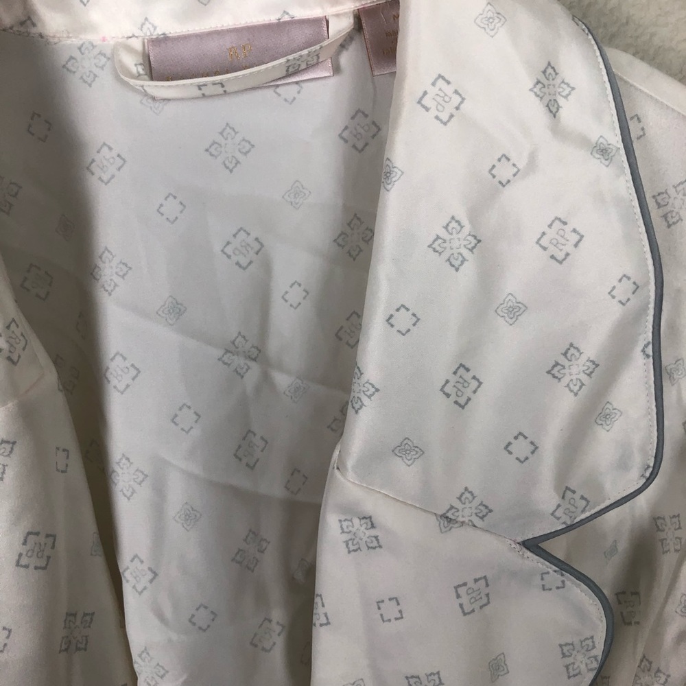 Rachel Parcell - Satin Robe - Picture 10 of 13
